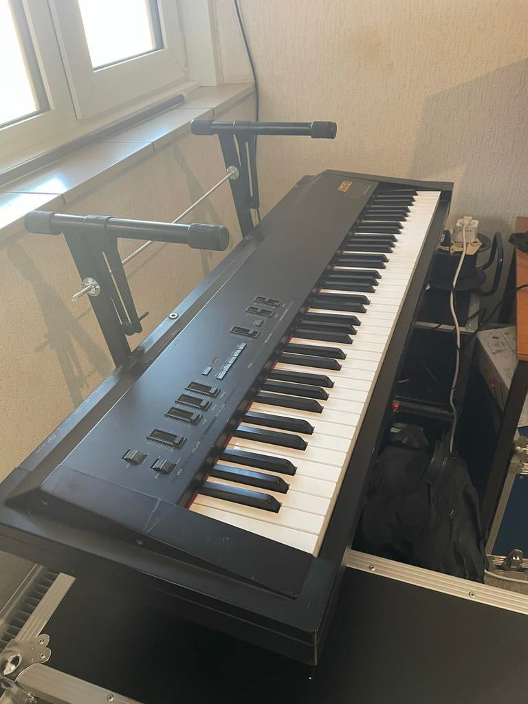 Korg SG-1D Digitale Piano - Sampling Grand 88 gewogen toetse, Gebruikt, Zwart, Digitaal, Ophalen of Verzenden
