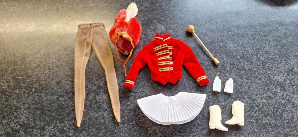 Barbie Mattel vintage majorette kleding., Ophalen of Verzenden, Gebruikt, Kleertjes