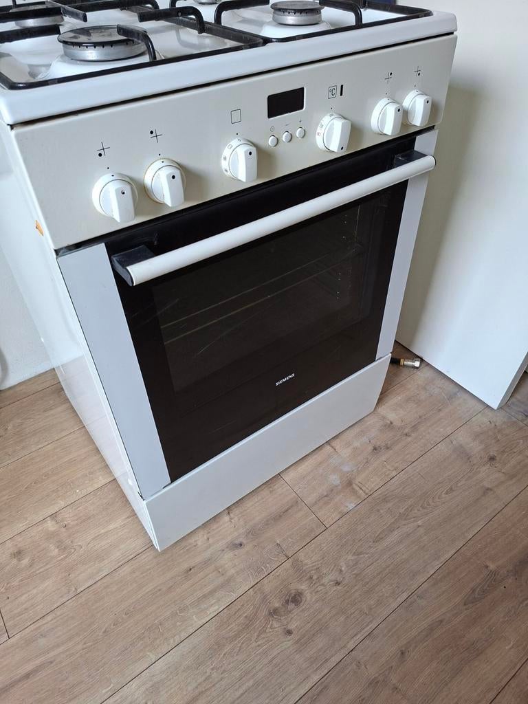 Siemens gasfornuis, Witgoed en Apparatuur, Fornuizen, Ophalen, Gebruikt, Hete lucht, 4 kookzones