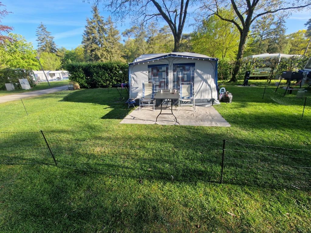 Nette Caravelair 390 caravan  (4 pers.), Gascomfoor, Particulier, 500 - 750 kg, Dwarsbed