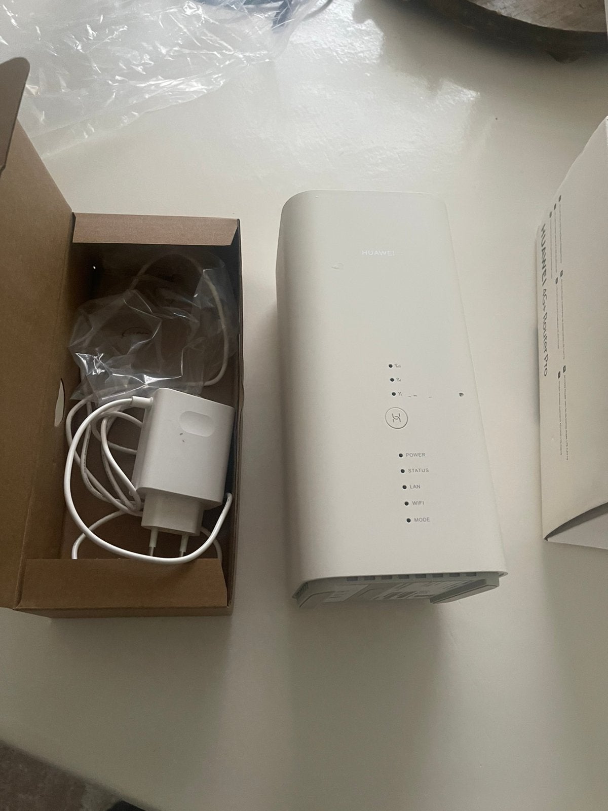 Huawei B818-263 4G LTE Cat19 Router met SIM-kaartslot, Ophalen of Verzenden, Zo goed als nieuw