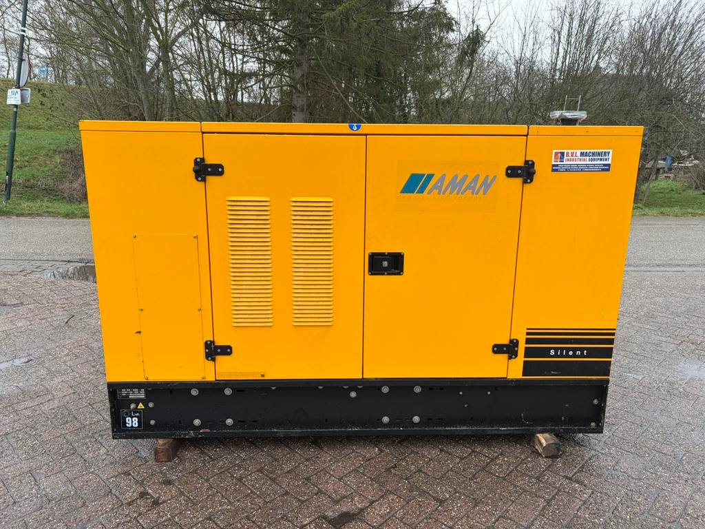 SDMO Perkins 75 kVA noodstroom aggregaat technisch nieuwstaa, Ophalen of Verzenden, Zo goed als nieuw, Dieselolie