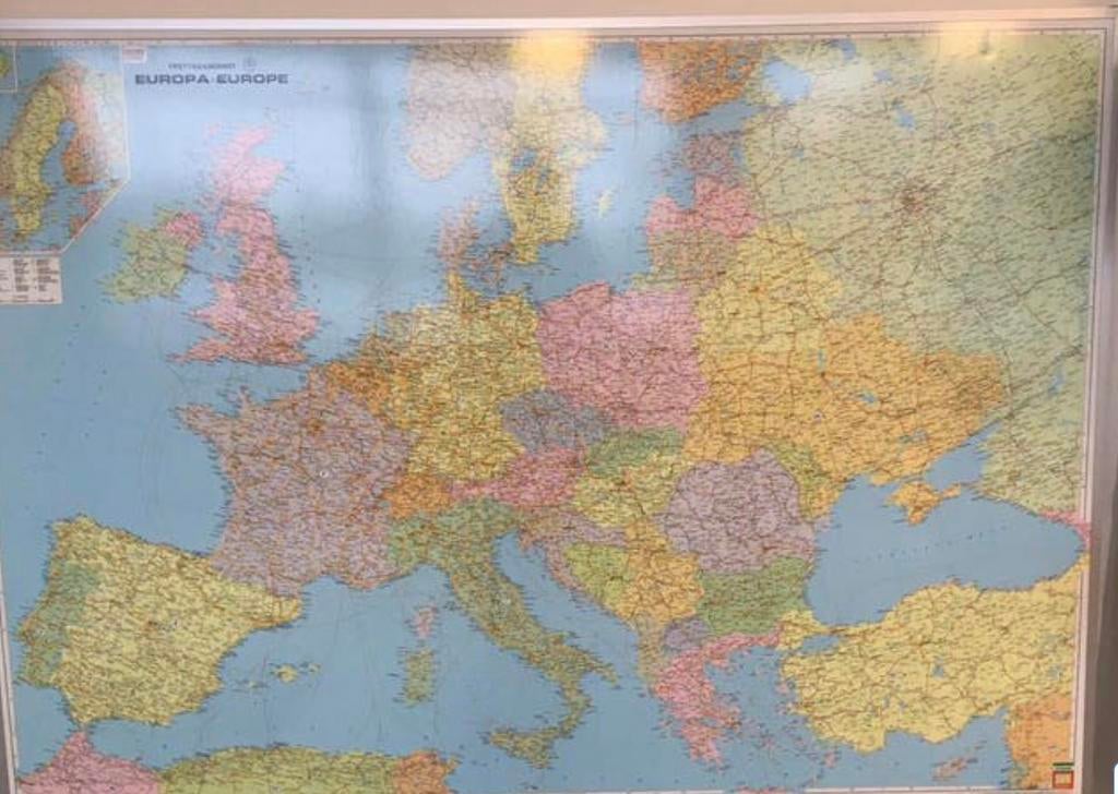 Kaart van Europa. Groot formaat 124 cm x 174 cm., 1800 tot 2000, Europa Overig, Ophalen of Verzenden, Landkaart