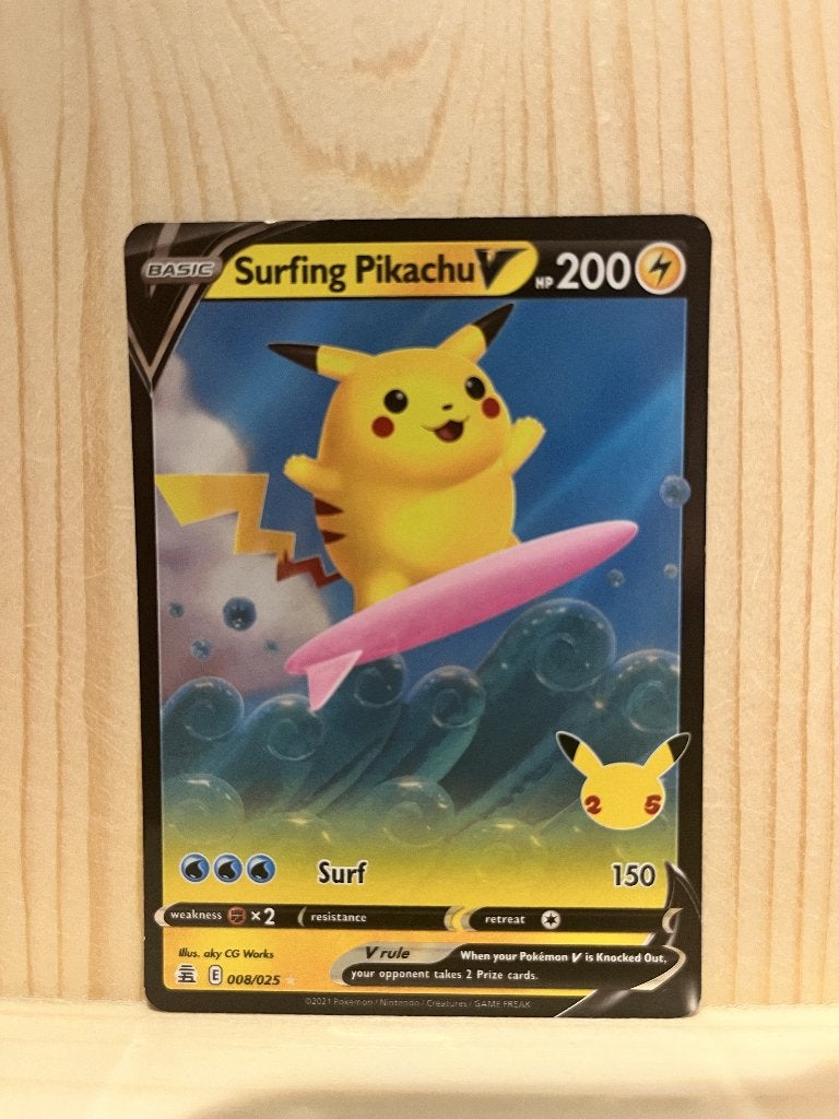 Surfing Pikachu V (CEL 008) Pokemon kaart, Ophalen of Verzenden, Zo goed als nieuw, Losse kaart