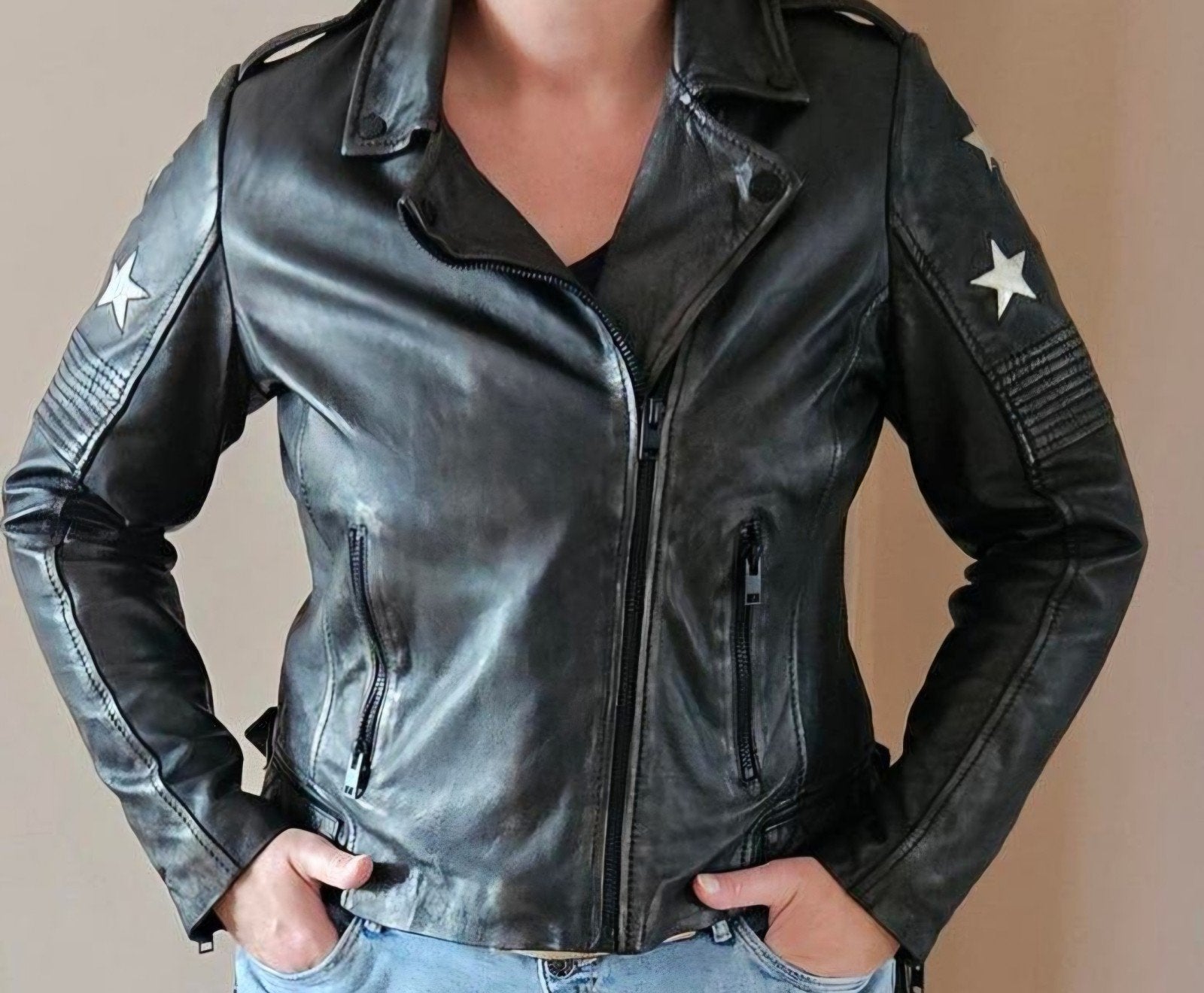 Nieuw leren jasje met sterren, niet gedragen, Kleding | Dames, Zwart, Maat 42/44 (L), Nieuw, Ophalen of Verzenden