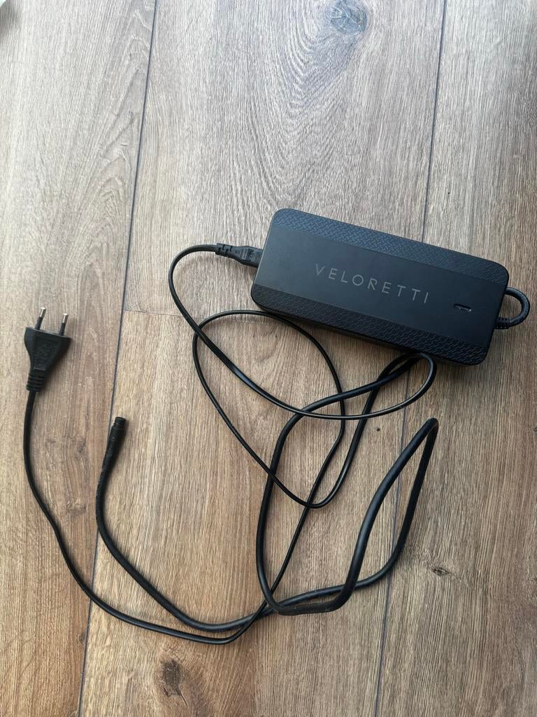 Oplader voor Veloretti Ace 2 & Ivy 2, Ophalen of Verzenden, Zo goed als nieuw
