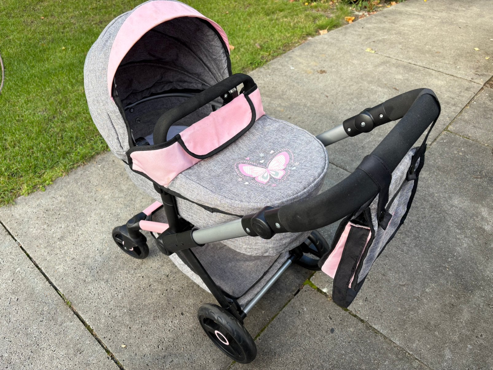 Poppenwagen met tas en poppenmatras, grijs/roze, Ophalen, Gebruikt, Babypop