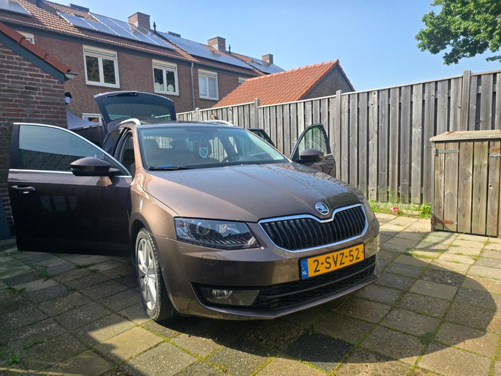 Skoda Octavia 1.4 TSI 103KW Combi Dsg-7 2014 Bruin, Auto's, Skoda, Beige, 4 cilinders, Bruin, Origineel Nederlands