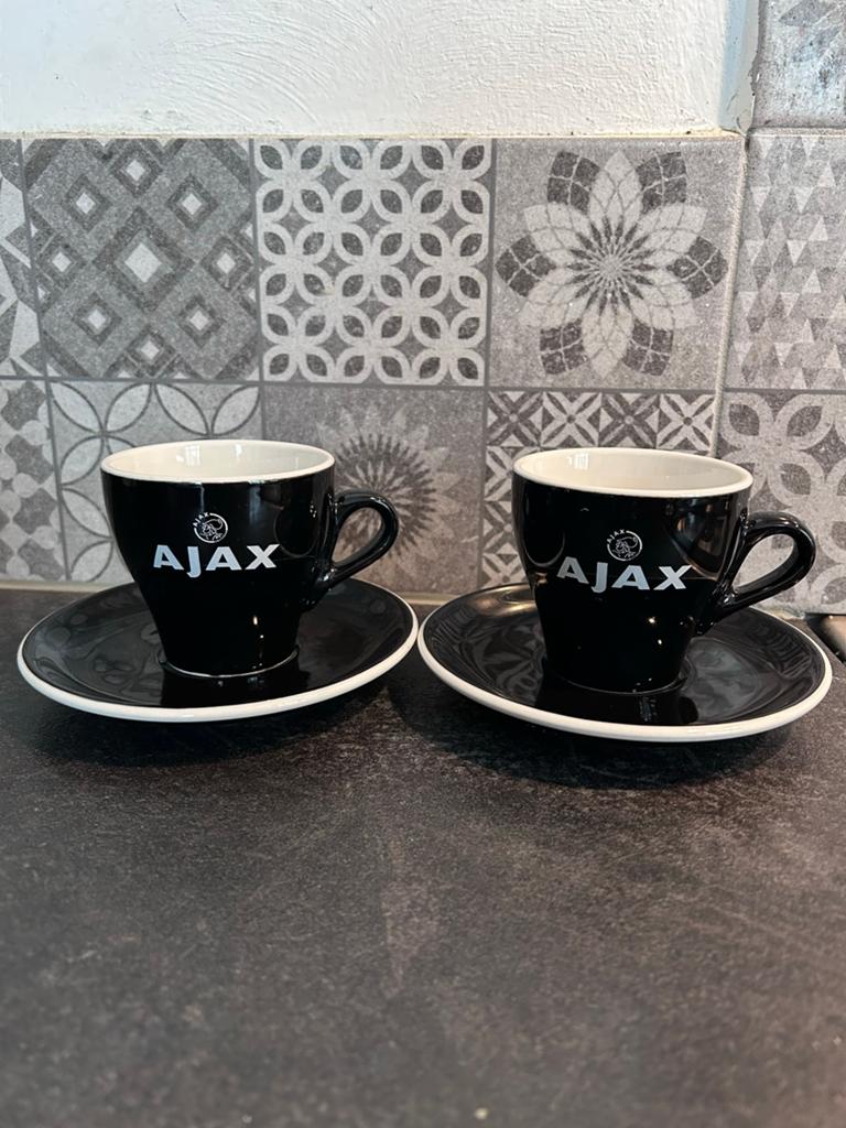 Ajax - TikTak koffie kop en schoteltjes, Keramiek, Ophalen of Verzenden, Zo goed als nieuw, Overige stijlen
