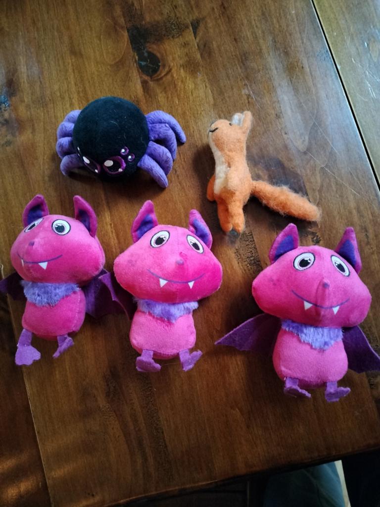 Leuke knuffels: vleermuizen, eekhoorn en spin, Ophalen, Gebruikt, Overige typen, Roze