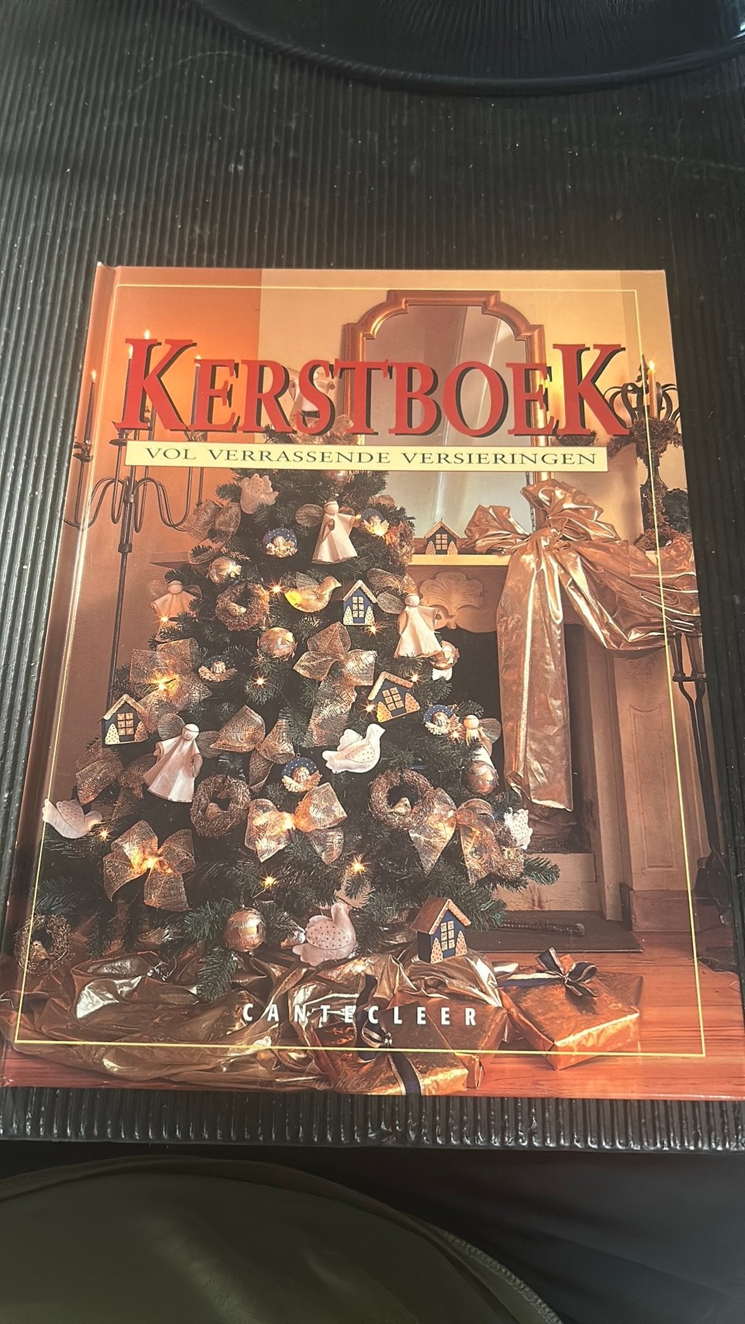 Kerstboek vol verrassende versieringen, Ophalen of Verzenden, Zo goed als nieuw