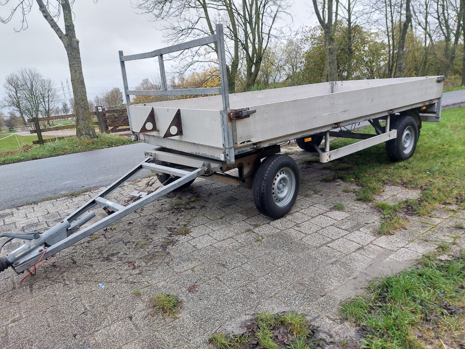 hele goede zeer nette schamelwagen  alles werkt goed, Ophalen, Thule, Gebruikt, Thule gesloten tandemasser