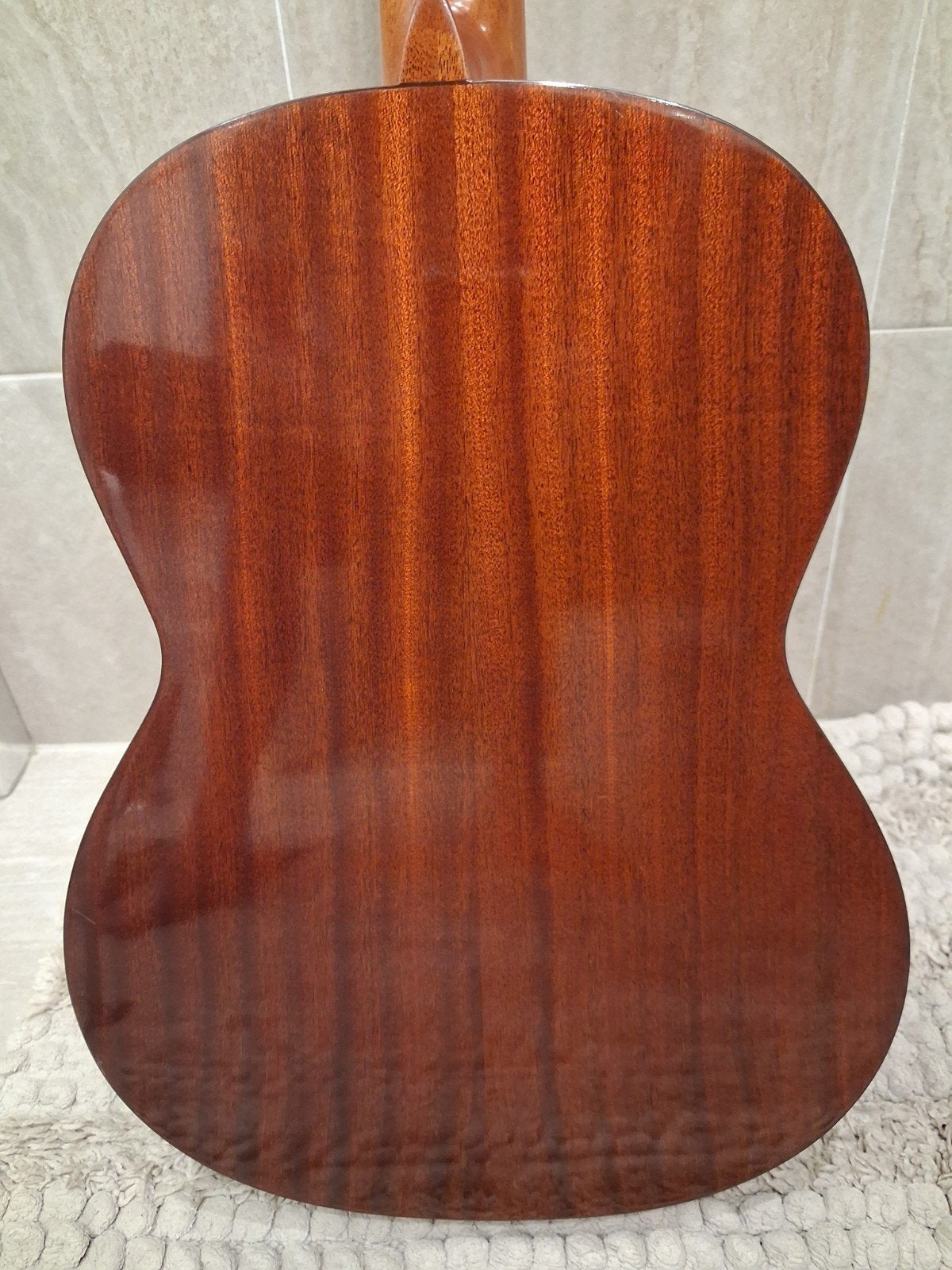 Foto 9 van Vintage Avora A550 Japanse klassiek Spaanse gitaar 1970