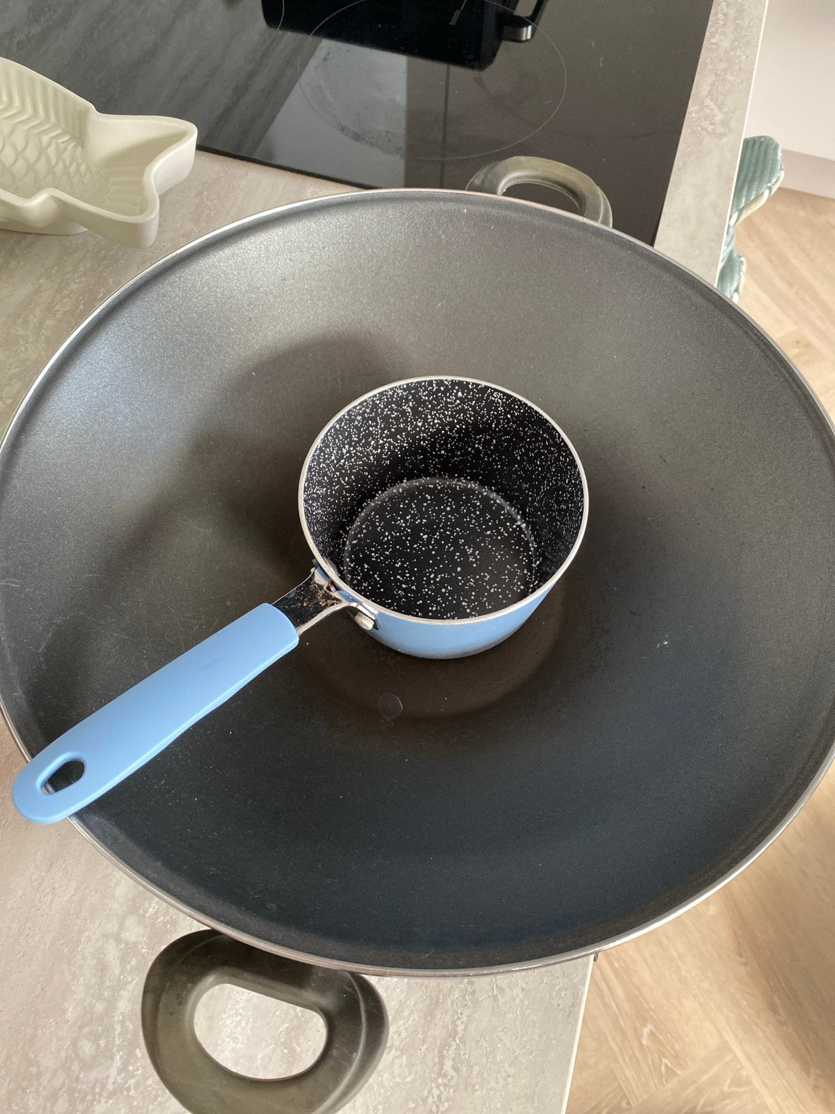 Wokpan en steelpan - goed, Ophalen, Overige materialen, Antiaanbaklaag, Zo goed als nieuw