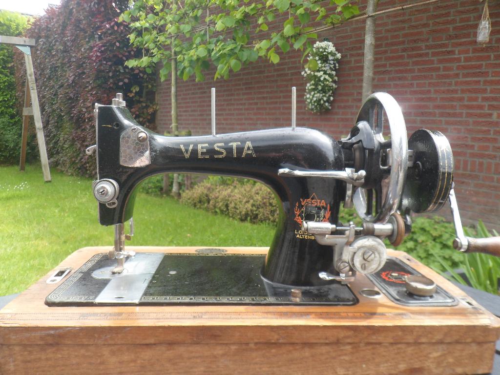 Naaimachine Vesta, Ophalen
