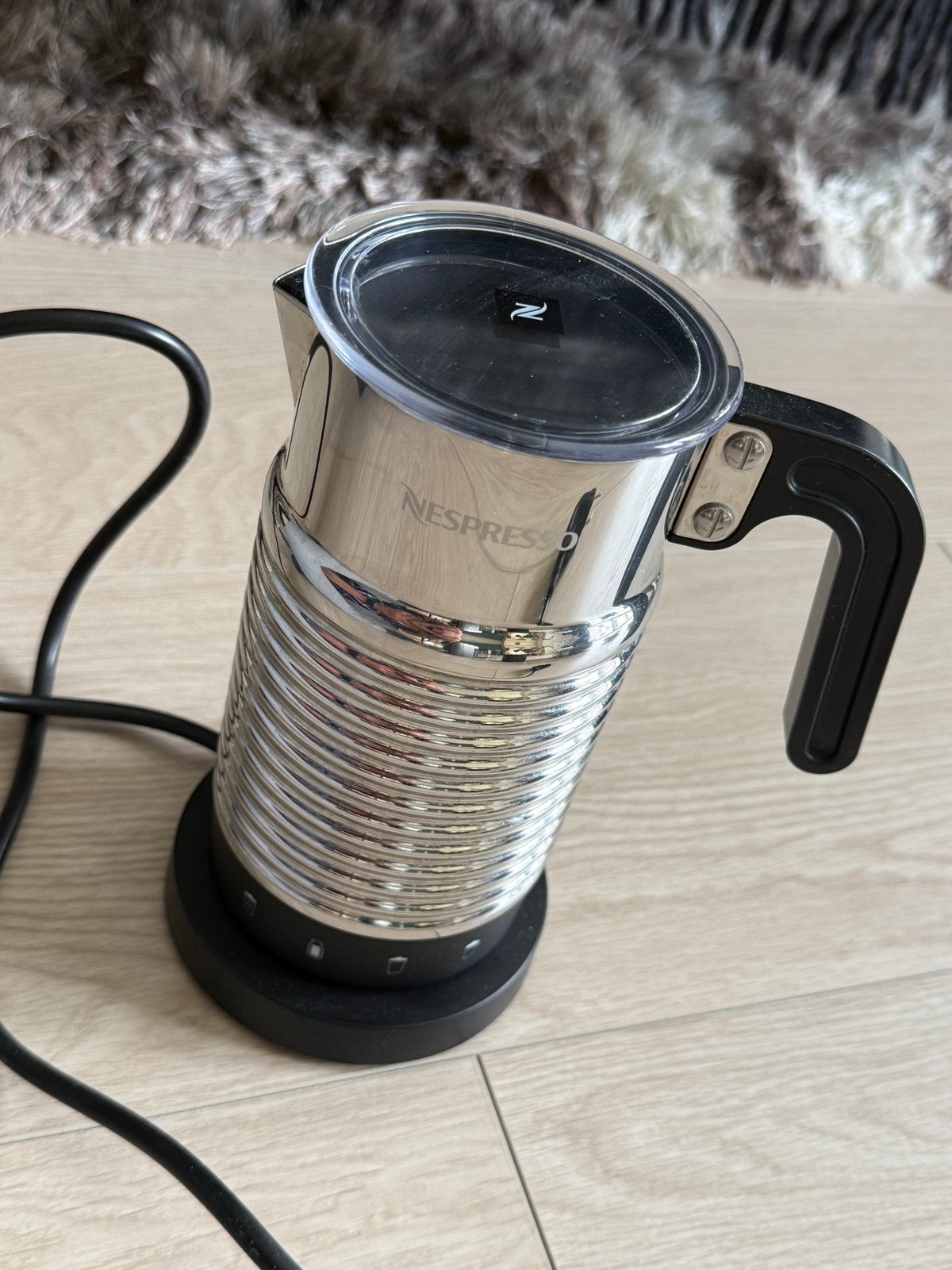 Nespresso Aeroccino 4 Melkopschuimer - Zo goed als nieuw, Ophalen of Verzenden, Zo goed als nieuw, Elektrische melkopschuimer