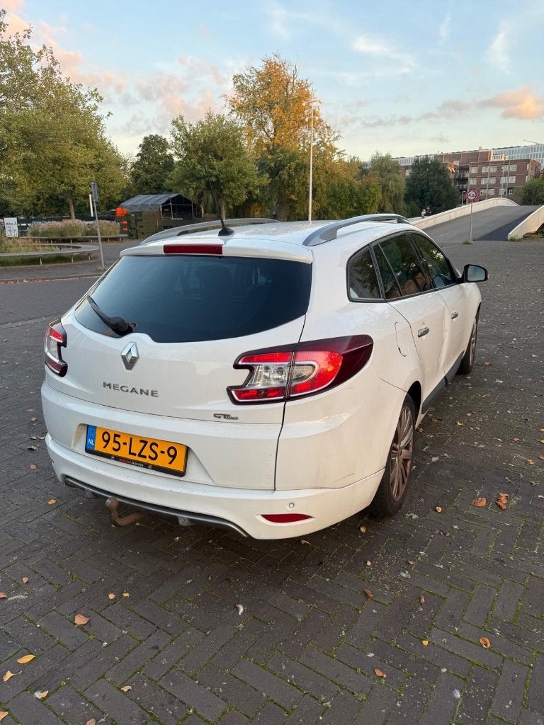 Renault Mégane 1.5 DCI 81KW Estate AUT 2010 GT-line NW APK, Auto's, Euro 5, 4 cilinders, Leder en Stof, Stationwagon