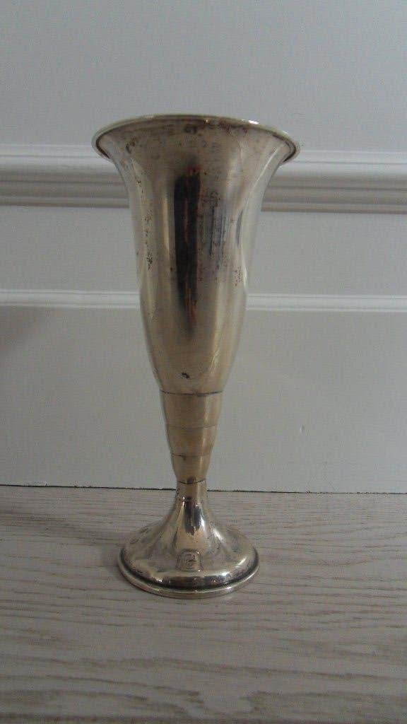 Oud Zilveren Tulp / Trompet vorm vaasje, Ophalen of Verzenden, Zilver