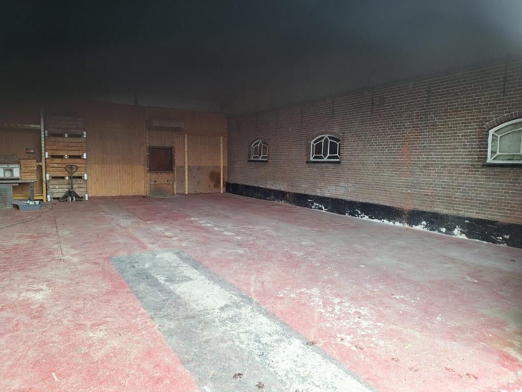 Ruime Opslag of Loods met Karakteristieke Details, Huur, Opslag of Loods