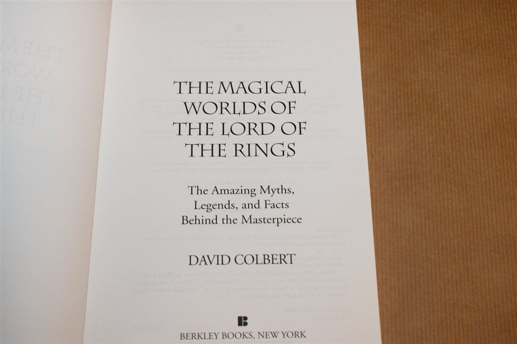 Magische Wereld van Lord of the Rings — Mythen & Feiten [EN], Ophalen of Verzenden, Zo goed als nieuw