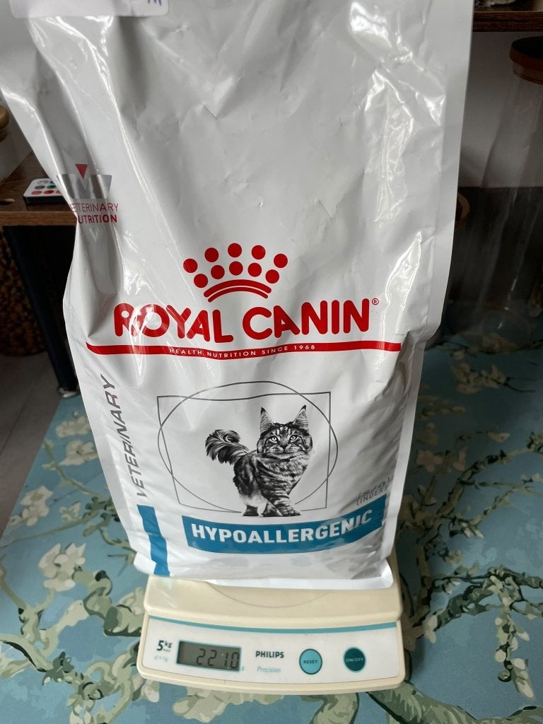 Kattenbrokjes Royal Canin Hypoallergenic, ruim 2 kilo, Ophalen of Verzenden, Kat