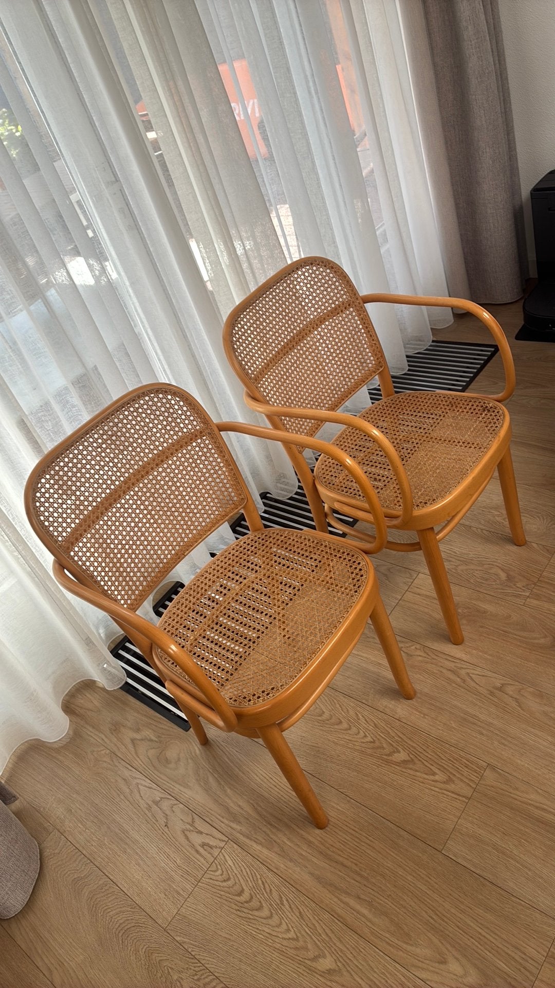 2 mooie Thonet stoelen, Ophalen