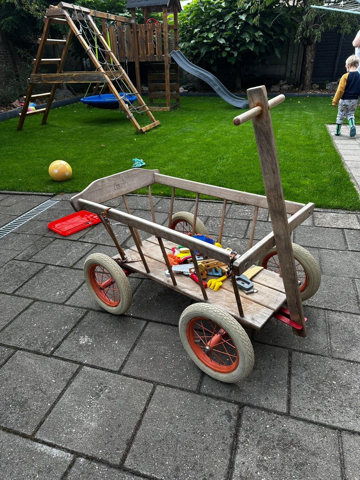 Grote houten bolderkar Loekie, Ophalen, Gebruikt