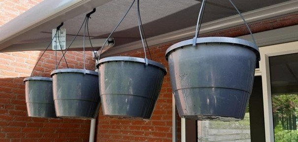 Set van 4, hanging basket, met waterreservoir (3x), Kunststof, Rond, Ophalen of Verzenden, Zo goed als nieuw