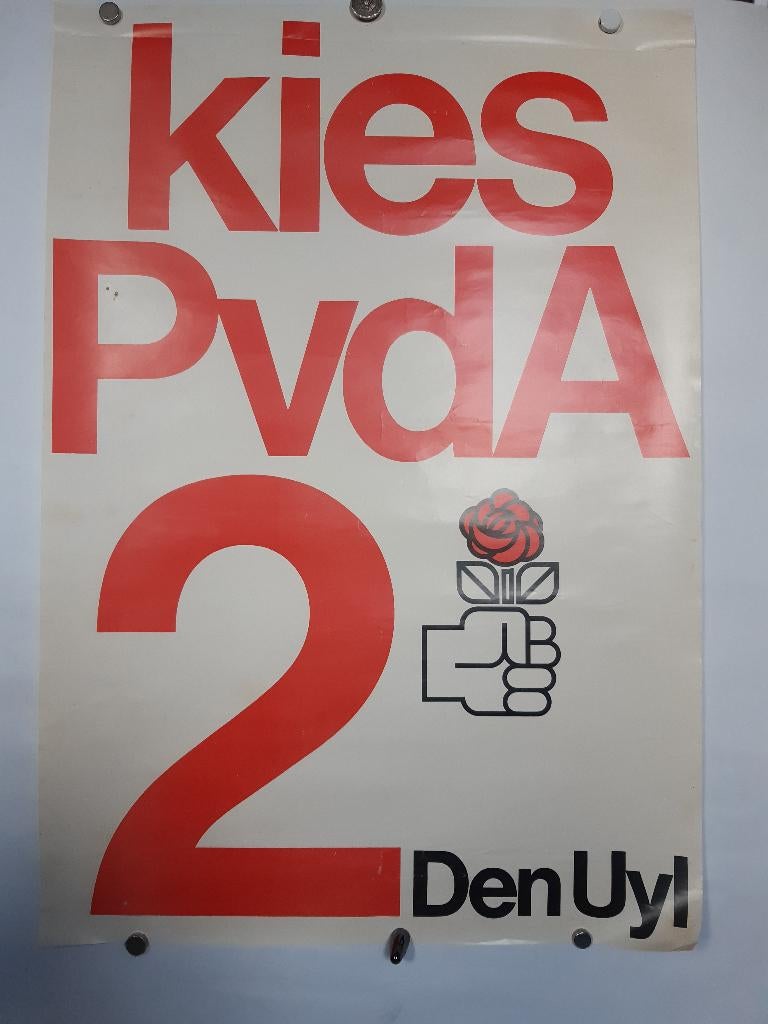 Originele poster PVDA Lijst 2 Joop Den Uyl, Verzenden, Zo goed als nieuw, A1 t/m A3, Film en Tv