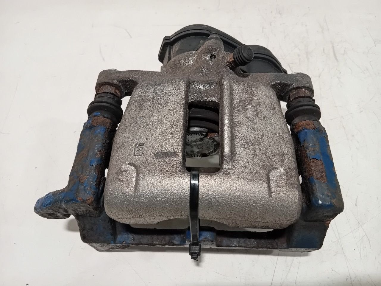 Remklauw links achter Audi A4, Auto-onderdelen, Onderdelen@venauto.nl, Van der Ven Autorecycling B.V., Gebruikt, Ettenseweg 76, 4706 PB Roosendaal, The Netherlands