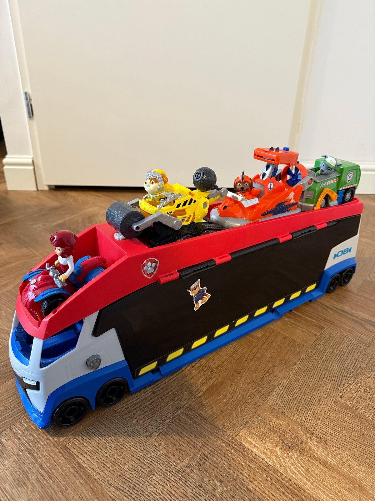 Paw Patrol Patroller met 10 voertuigen en 4 kleine figuren, Kinderen en Baby's, Ophalen, Gebruikt