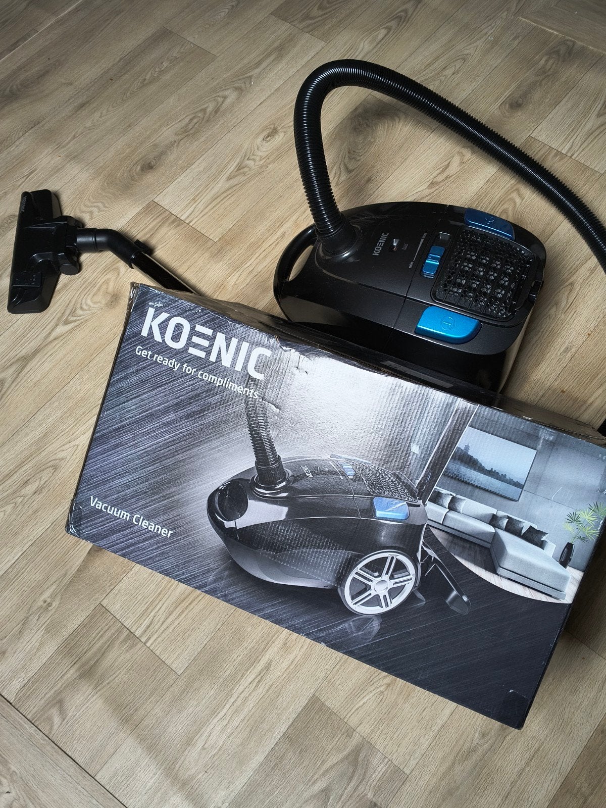 Koenic KVC 7324 Stofzuiger met zak - Nieuw - ophalen in Ede, Overige merken, Inclusief accessoires, Zo goed als nieuw, Sledestofzuiger