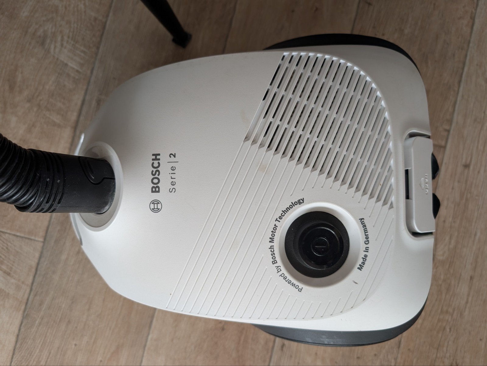 Bosch Serie 2 stofzuiger - Zeer nette staat, weinig gebruikt, Witgoed en Apparatuur, Stofzuigers, Inclusief accessoires, Bosch