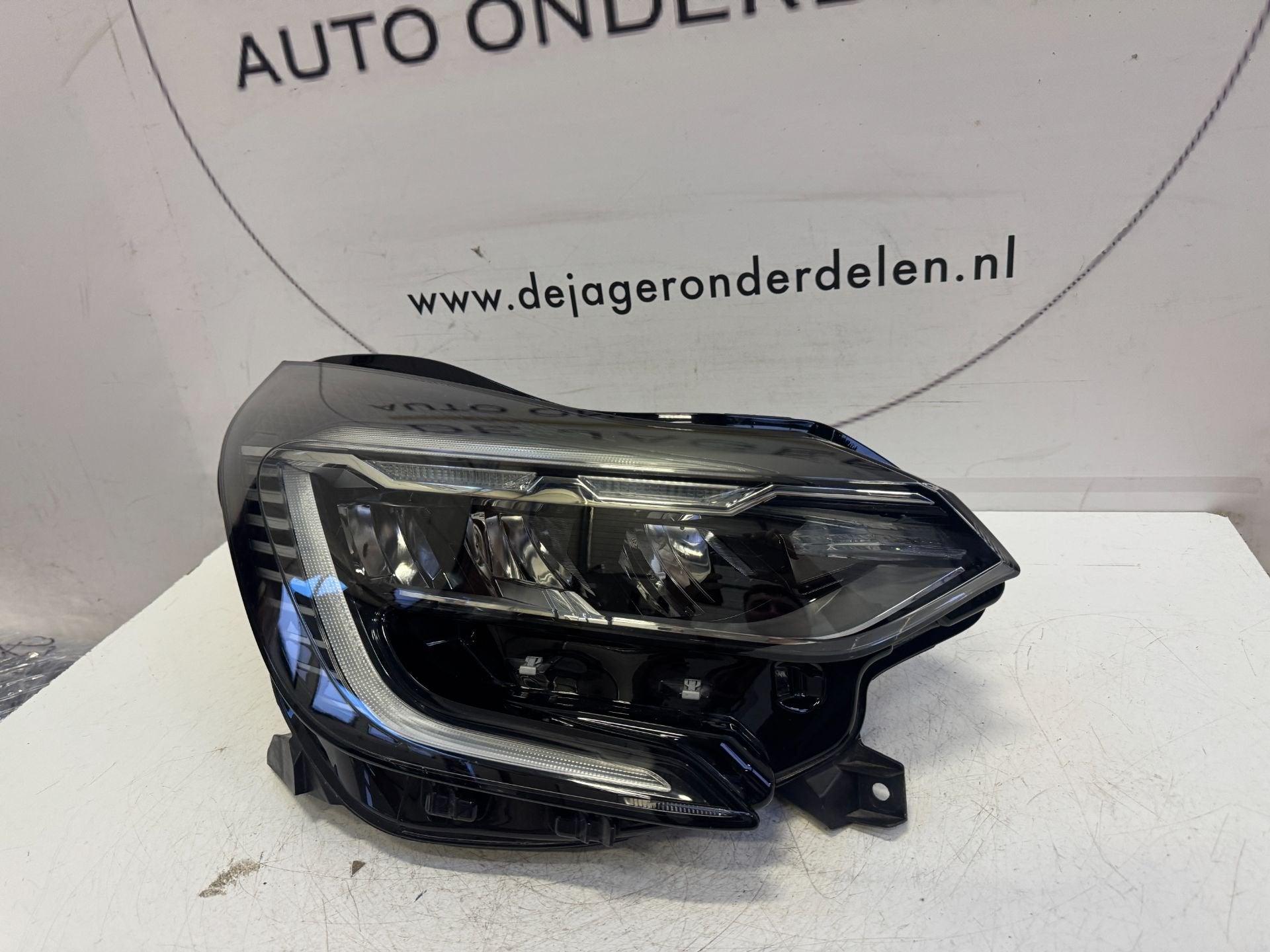 RENAULT CAPTUR 2 VOL LED KOPLAMP RECHTS 260104900R, Renault Group, Gebruikt, Contact.group@renault.com, Renault