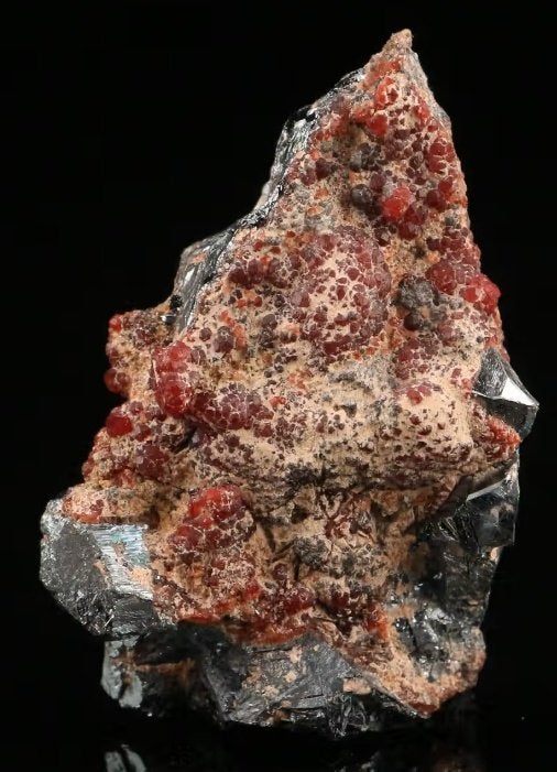 ANDRADIET op HEMATIET uit de N'Chwaning mijn, Zuid-Afrika., Ophalen of Verzenden, Mineraal