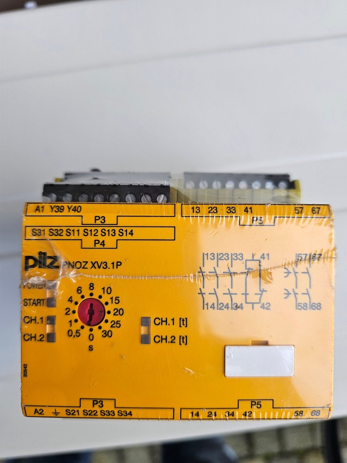 Pilz PNOZ XV3.1P Veiligheidsrelais - Nieuw in verpakking, Ophalen of Verzenden, Nieuw