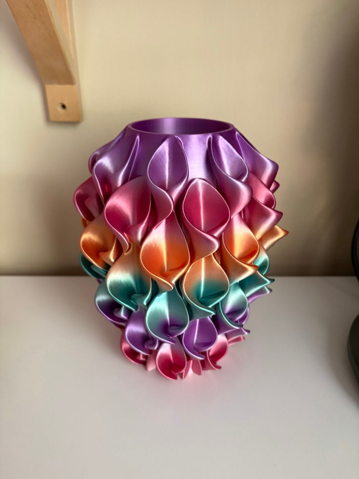 Lilly Vaas 20cm, Kunststof, Meerkleurig, 3D-geprint, Nieuw