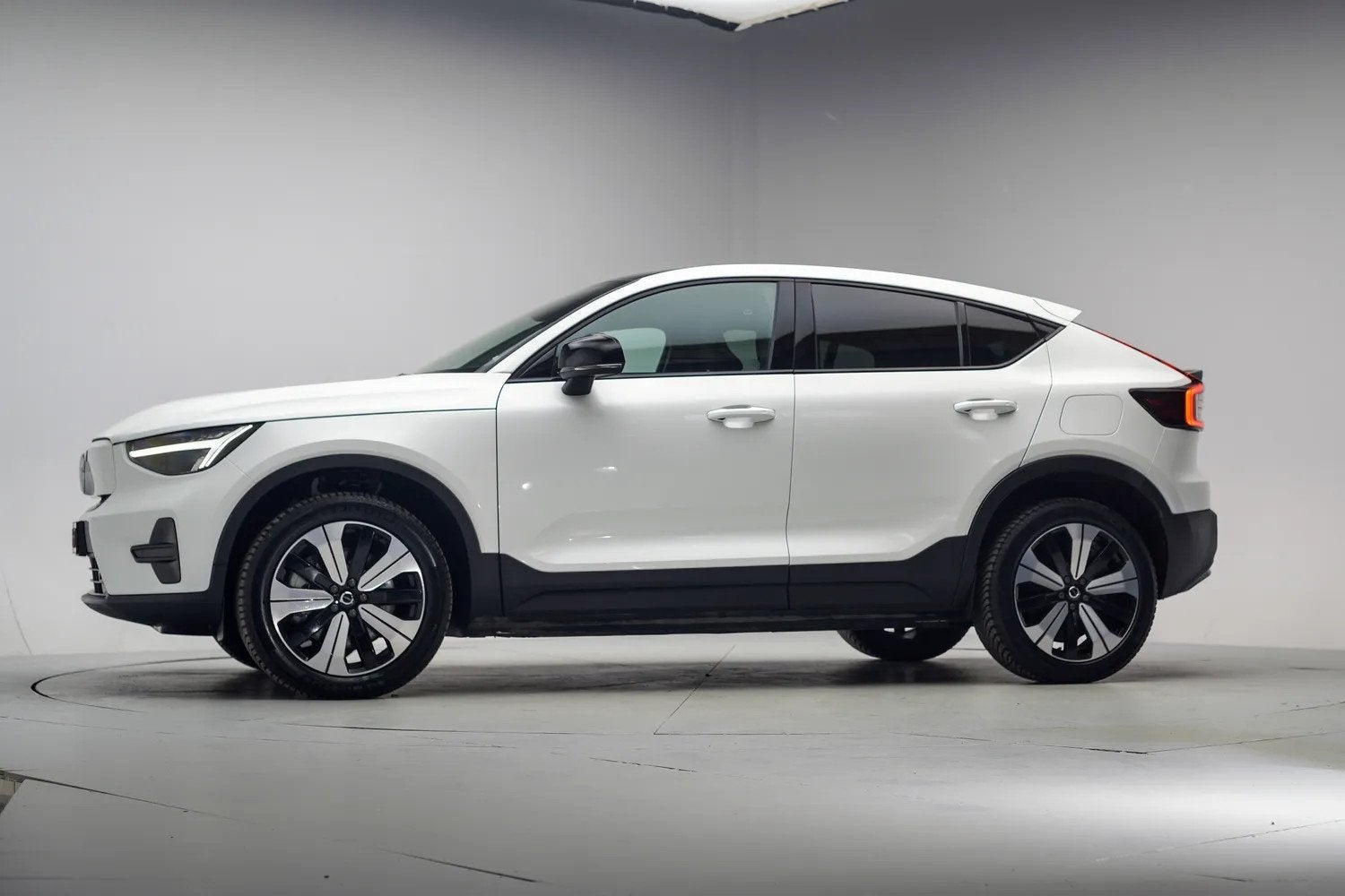 Volvo C40 Recharge Plus 69 kWh 3-fase [ Panorama LED Stoel-e, Auto's, Automaat, 0 cilinders, Gebruikt, Wit