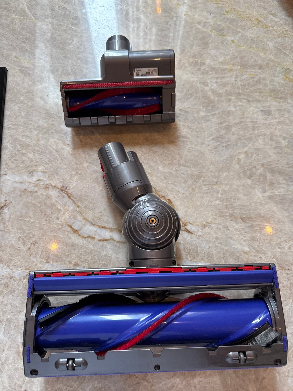 Dyson V7/V8/V10/V11 borstels: grote en kleine, ongebruikt, Inclusief accessoires, Nieuw, Ophalen of Verzenden, Dyson