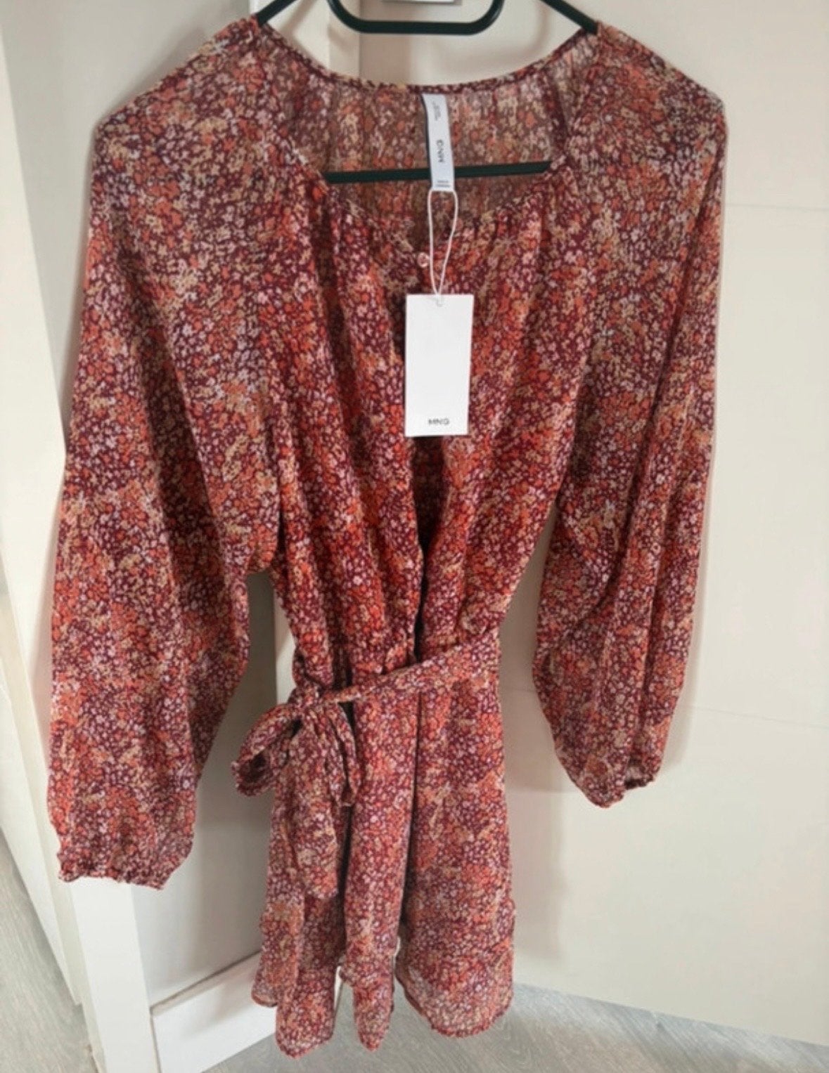 Nieuwe Mango jurk met bloemenprint en ceintuur, Meerkleurig, Nieuw, Ophalen of Verzenden, Maat 36 (S)