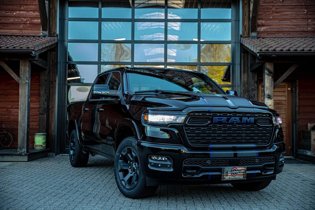 Dodge Ram 1500 Big Horn BPM VRIJ, 2025 Model! Adaptieve crui, Automaat, Parkeercamera, Zwart, 4 stoelen