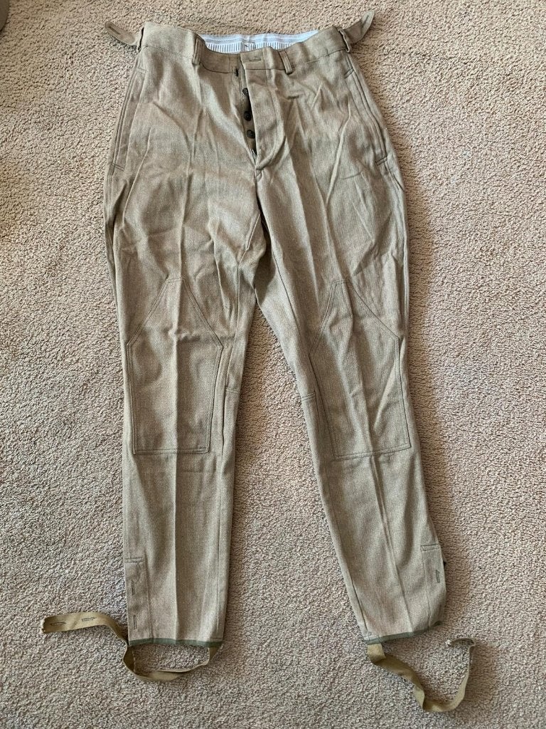 Militaire kleding van ex-Sovjet Unie CCCP uit 1984, Verzamelen, Militaria | Algemeen, Ophalen of Verzenden, Landmacht, Overige gebieden