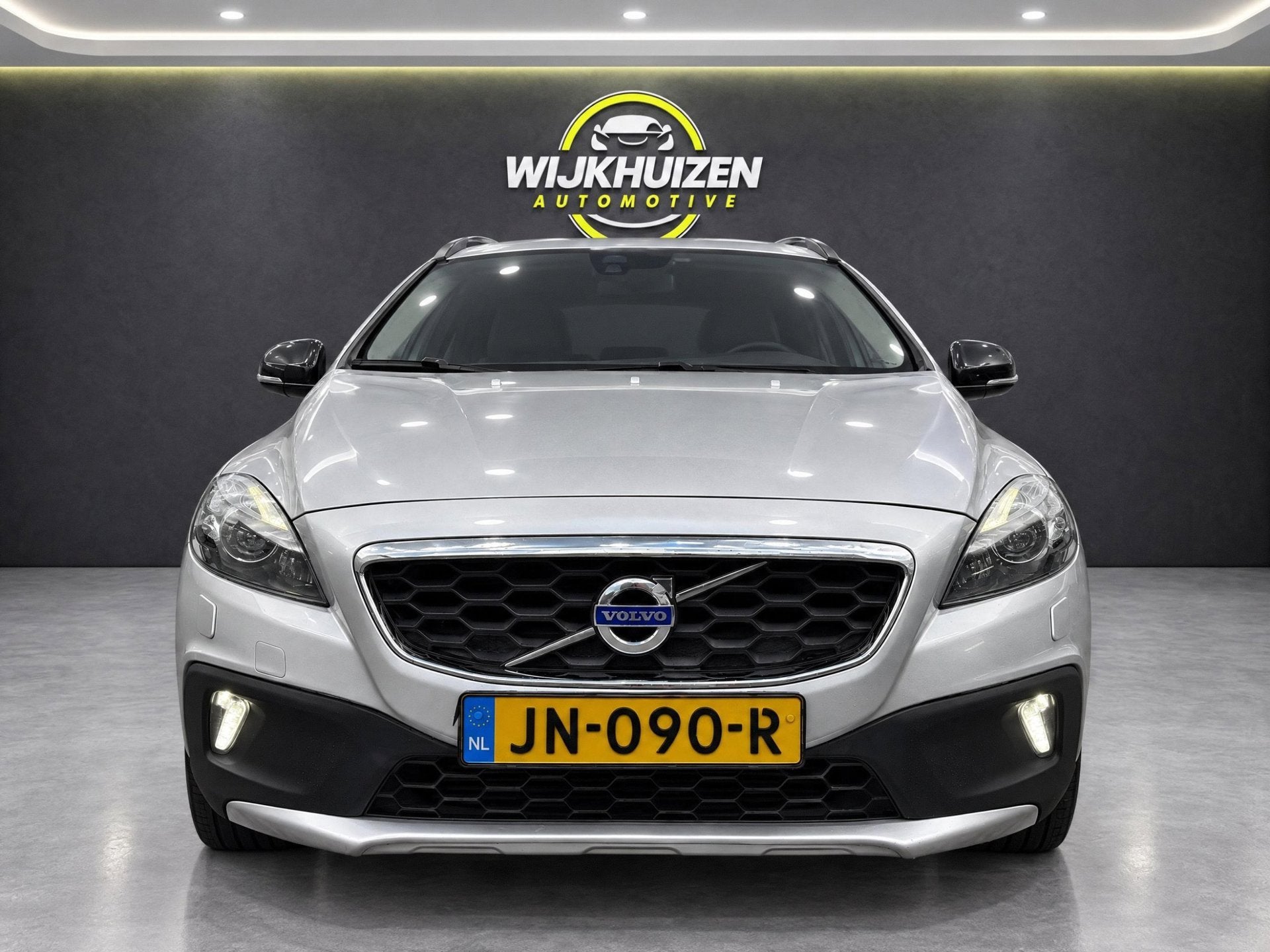 Volvo V40 Cross Country 2.0 T3 Momentum met Climate ! Cruise, Auto's, Voorwielaandrijving, Dealer onderhouden, Stof, Gebruikt