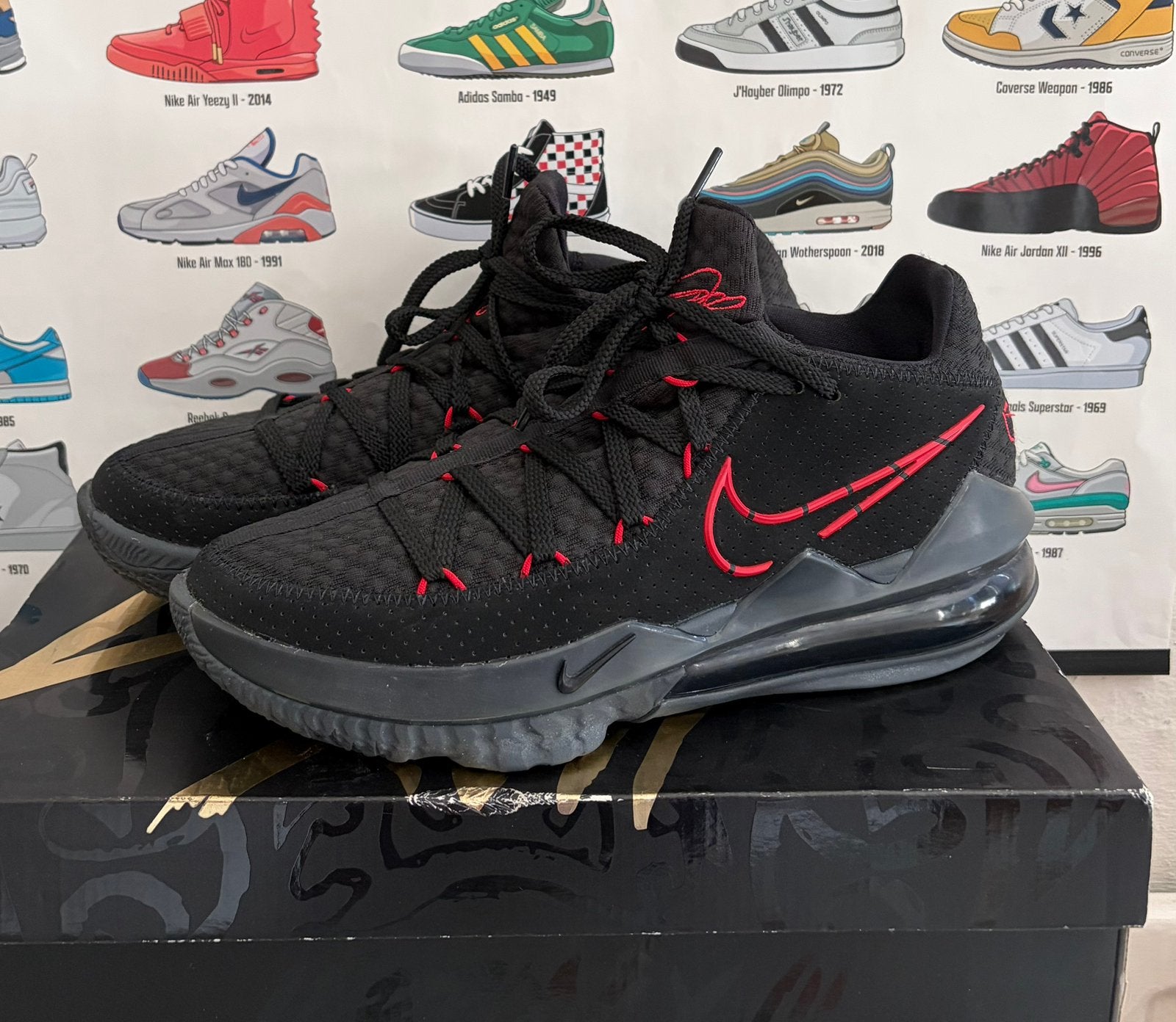 Nike Lebron 17 Low, Ophalen of Verzenden, Zo goed als nieuw, Sportschoenen, Zwart