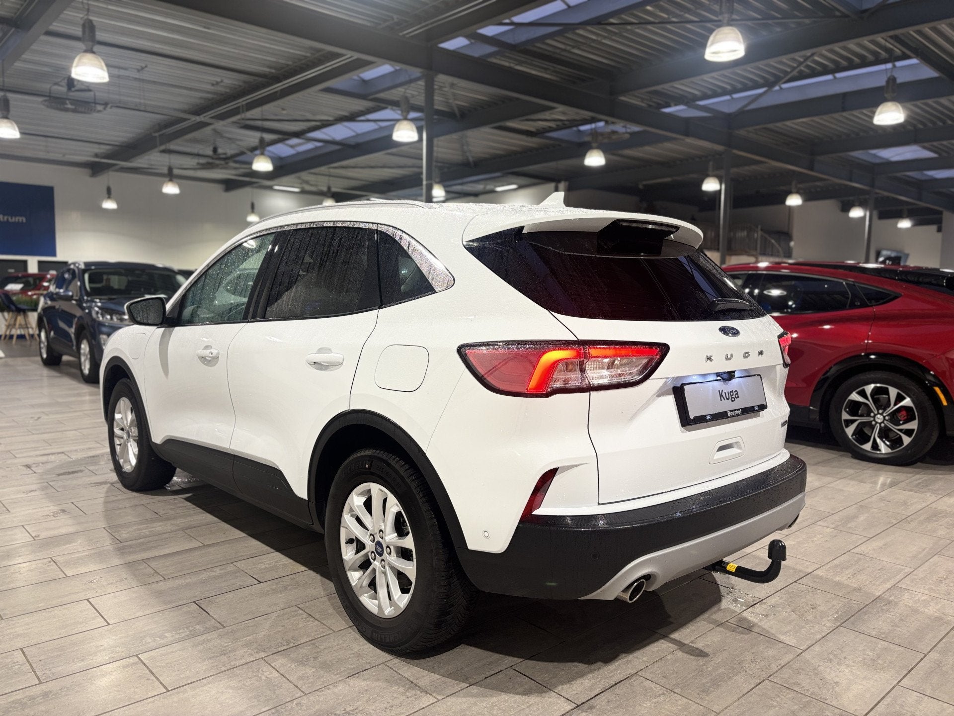 Ford Kuga 2.5 PHEV 225 pk Titanium | Trekhaak | Stoelverw. |, Gebruikt, 4 cilinders, Wit, Plug-in hybride