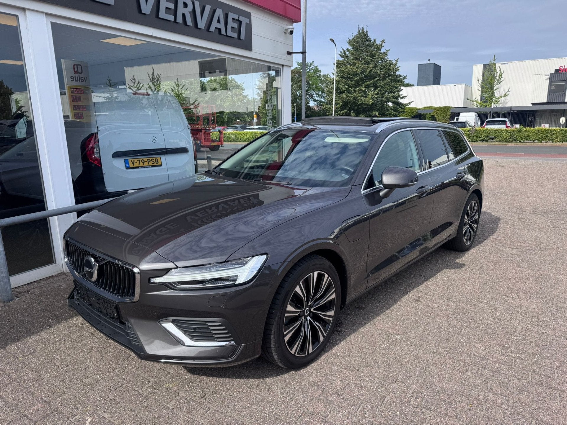 Volvo V60 2.0 T6 Recharge AWD Inscription Expression, Auto's, Volvo, Automaat, Gebruikt, Zwart, 4 cilinders