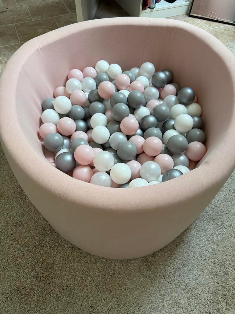 Roze ballenbak met ballen, Ophalen, Zo goed als nieuw, Jongen of Meisje