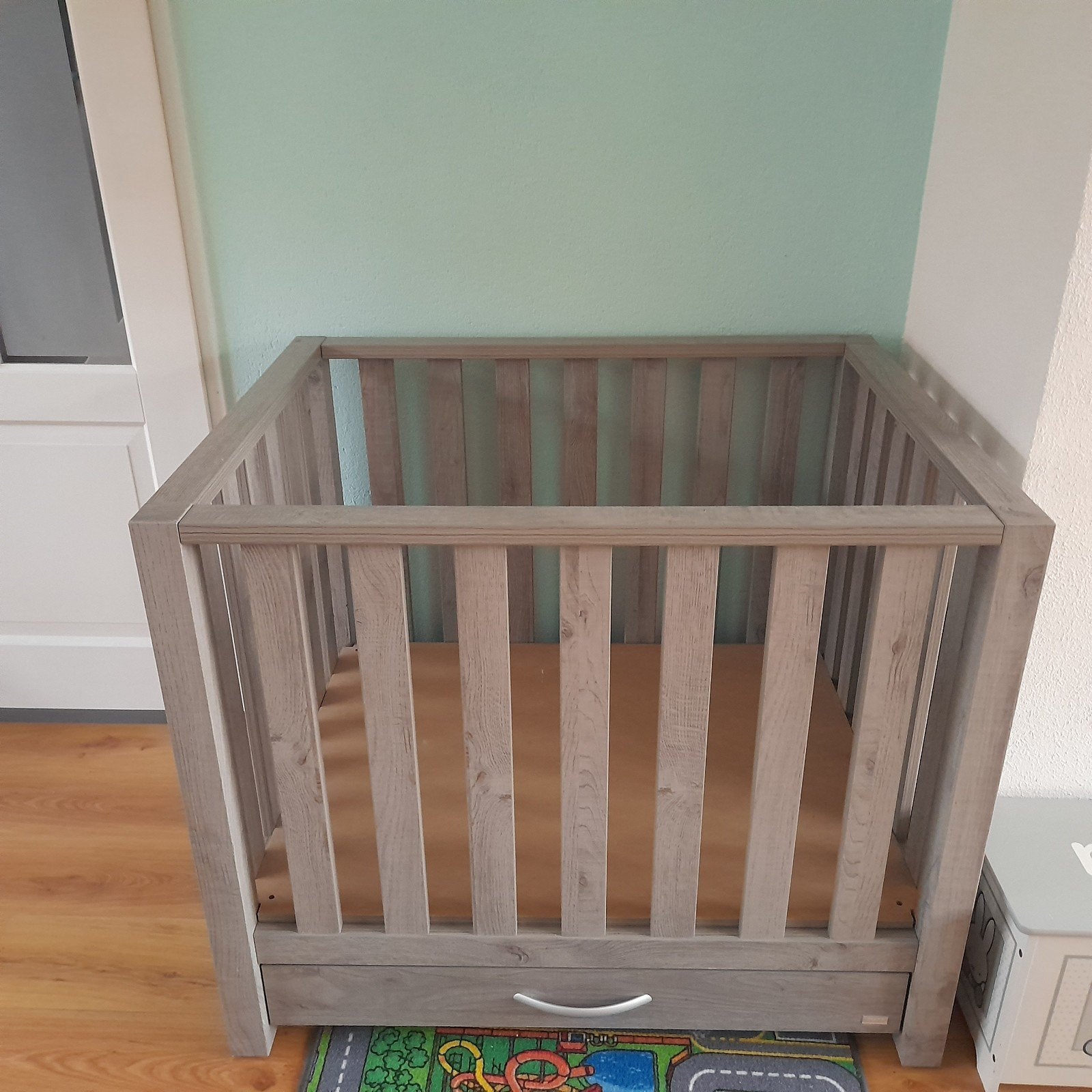 Babybedje/Ledikant met lade - Zo goed als nieuw, Kinderen en Baby's, Ophalen, Zo goed als nieuw, Ledikant