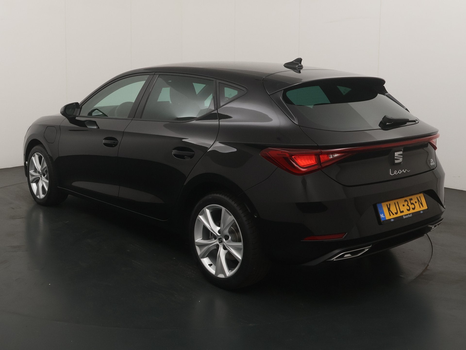 SEAT Leon 1.5 TSI e-Hybrid 204 pk FR Business | Stoel- en st, Automatische klimaatregeling, Stof, Zwart, 4 cilinders