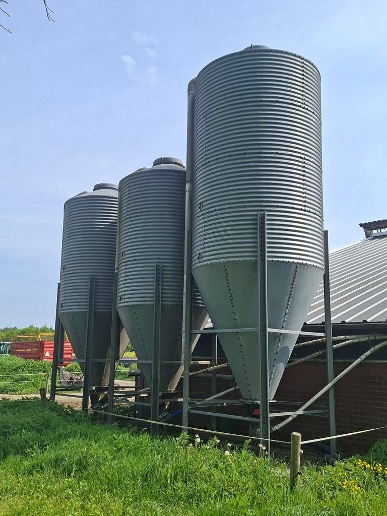 3 krachtvoer silo's Smits, Dieren en Toebehoren